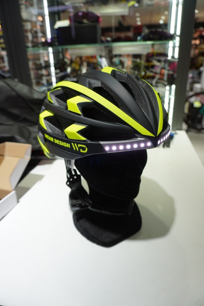 Casque Wear Design Noir et jaune fluo / Led avant et arrière incorporé