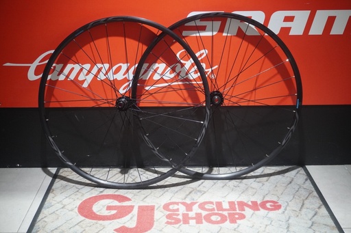 [998986] Paire de roues Shimano RS Disc